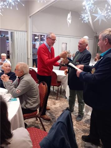 Robin receiving the Novice cup - Presentation lunch